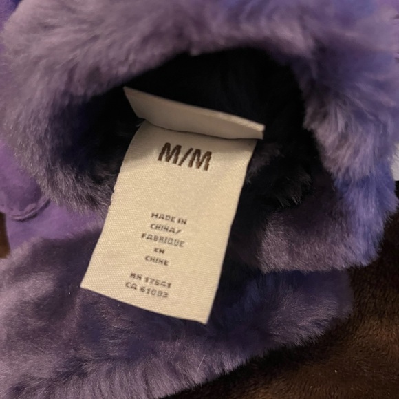 UGG Genuine Shearling Turn Cuff Gloves - PURPLE - Picture 7 of 11